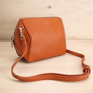 PIXIE MOOD Ashton Cognac
Crossbody Bag